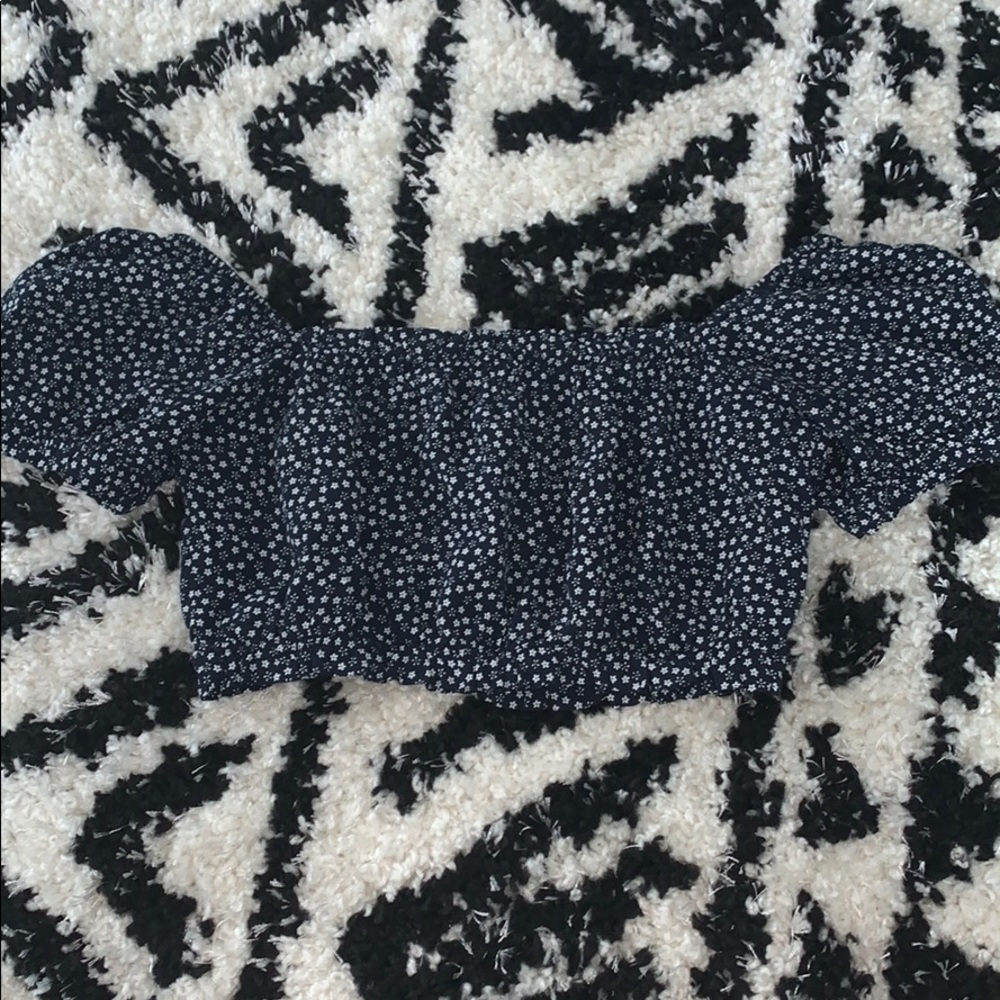 Brandy Melville cropped floral top